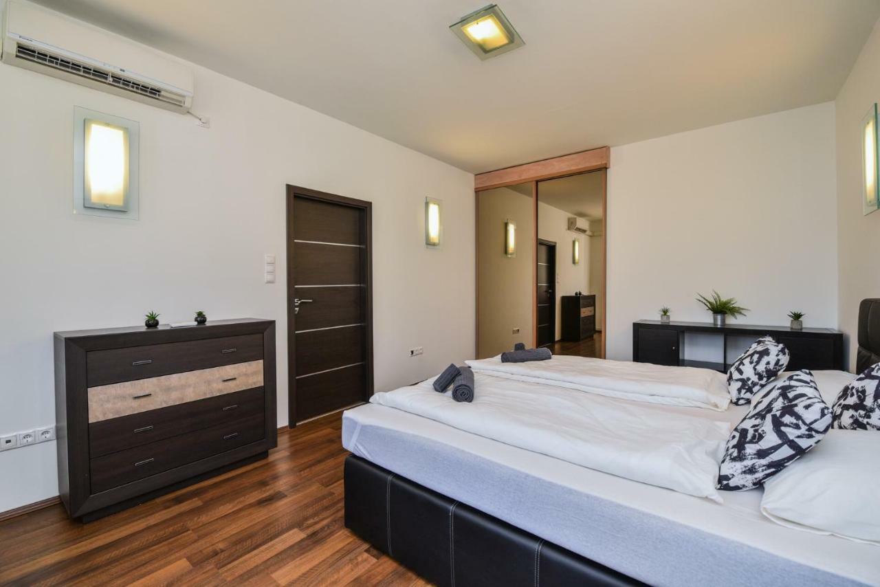 Castle Apartment With Panoramic Balcony Budapest Exterior photo